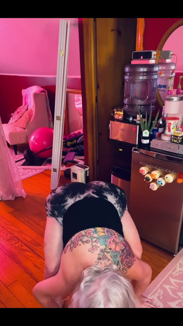 PaintedRose: Sexy süße alberne dehnung, ich wette, du weißt, dass du...