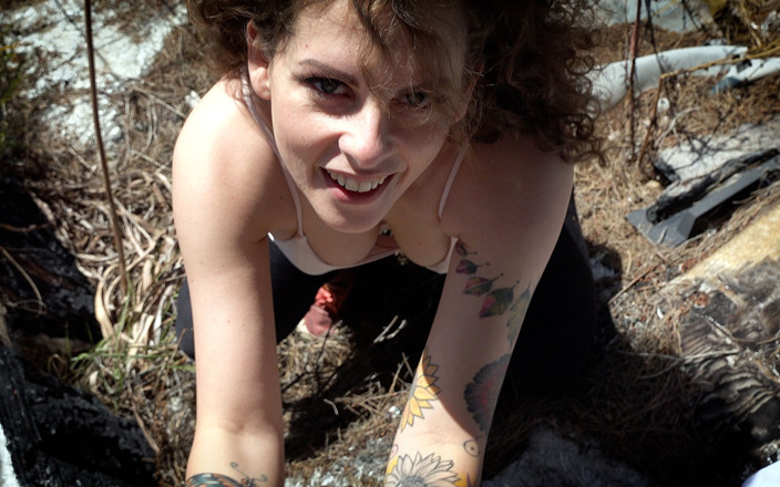 Cheating Cumsluts: Secret Amateur Lost Place Quickie Skinny Fuck!