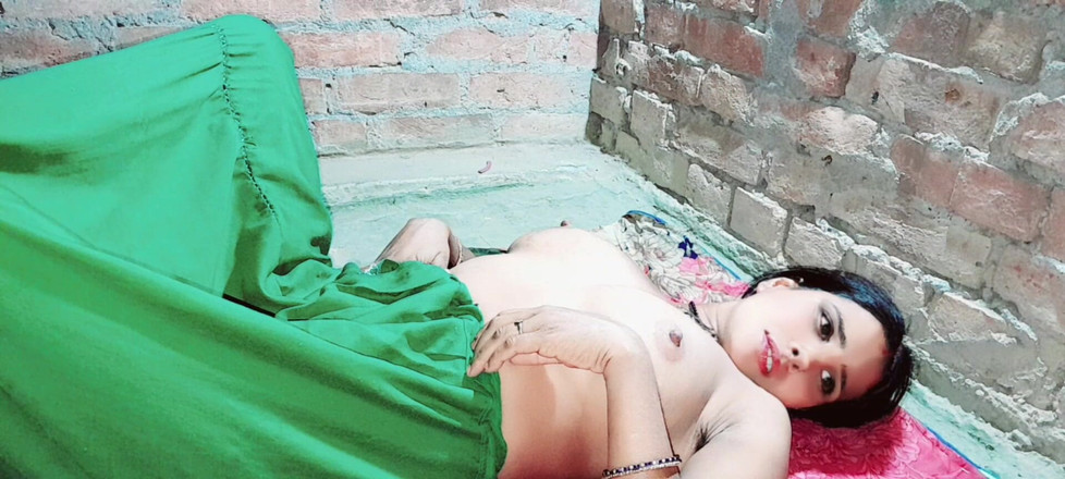 Renudbf: Prima massaggiato tutto il corpo della cognata, poi ho leccato...