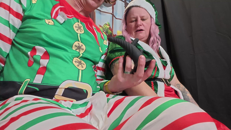 The Izars: Vánoce pro naše elfy na poličce se sexuálními hračkičkami