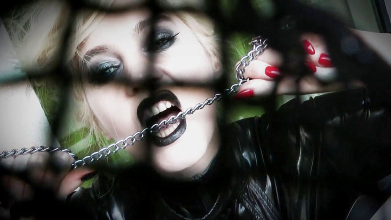 Goddess Celine: Tersepit di dalam web labah-labah saya