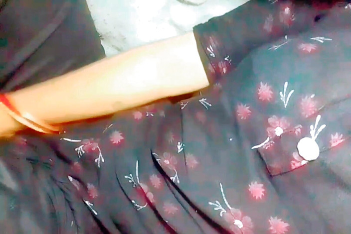 TricolorMusic3: Gadis desa india lagi asik masturbasi memek hotku sambil masturbasi