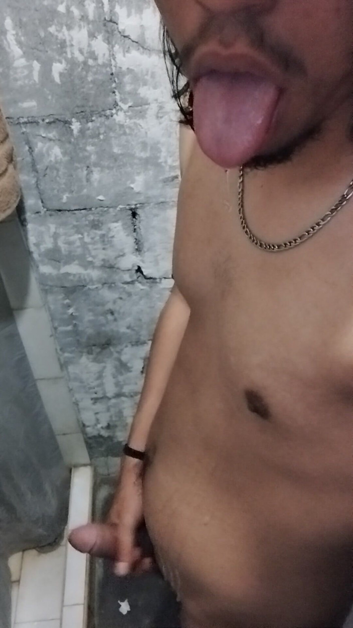 AlexAlejandro13: I Drool All Over My Belly Being Naked