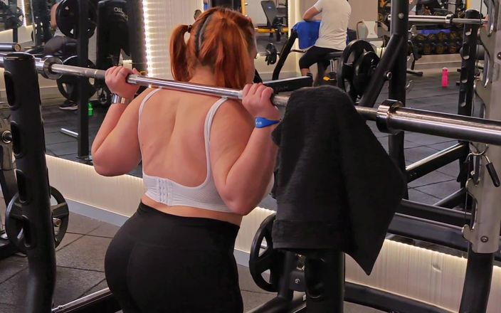 Latincurvyredhead: Un entraîneur personnel baise son élève en échange de son conseil mensuel -...