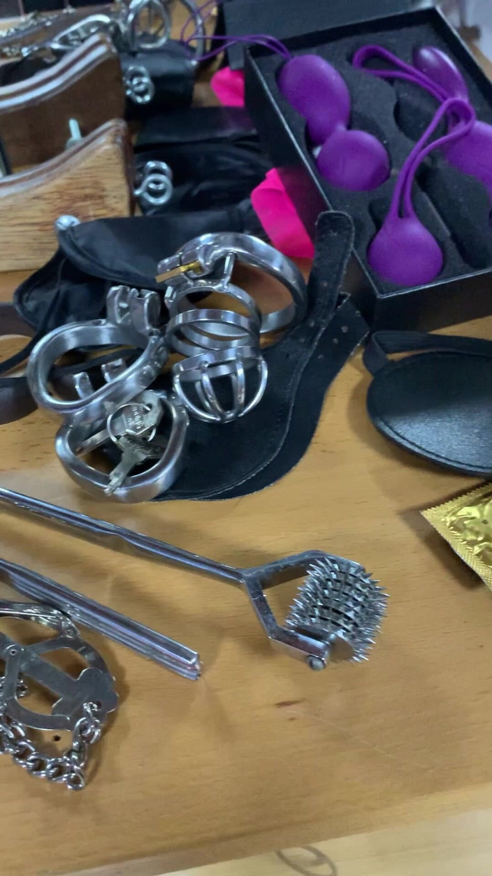 Maitresse Clara: Aku membuka pintu penjara bawah tanah ini untukmu