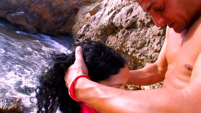 Amaspain: Sexy brunette's hardcore anal fucking at the beach