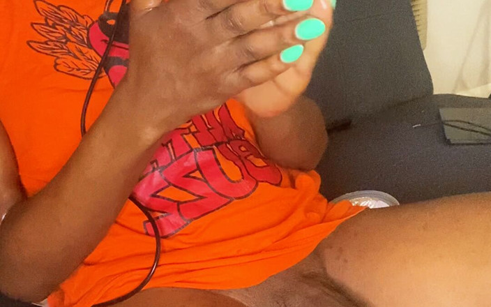 MerlinMystique: Merlin se obléká na její den volnu