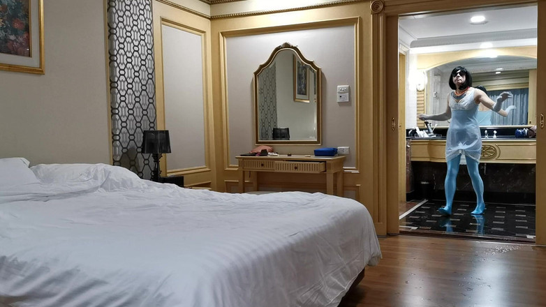 Sissy Cummy Lingerie: बैंकॉक होटल और वेबकैम में सिसी फूहड़ मिशेल की सुबह की जागरण