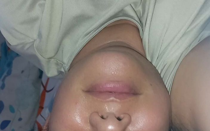 Valkyrieandluigy: 甘やかされた私の女の子が深く吸い込み、最後に彼女のおいしいミルク