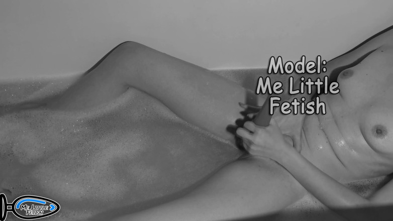 Me_little_fetish: Masturbates teen 18+ pussy with a vibrator, and gets an orgasm...