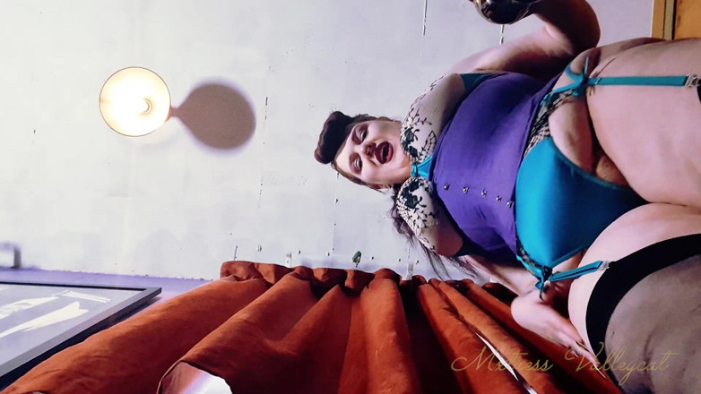 Mxtress Valleycat: BBW Giantess Domination