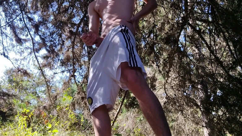 Icyhot707: 산책하고 자위하기 위해 정자에 나가