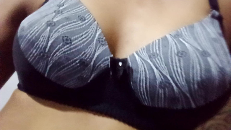 TEENADESI: 큰 젖탱이를 보여주는 발정난 인도 소녀