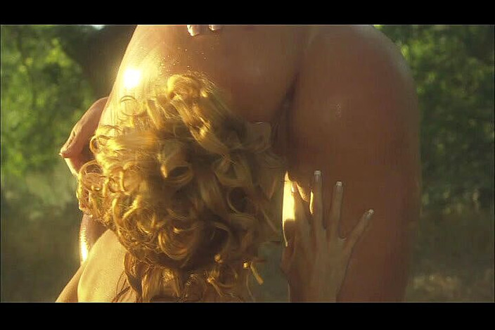 CBD Media: Dvě blonďaté sexy holky se sexy jemným mladým tělem se...