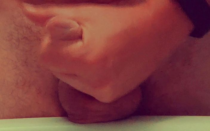 My little secret: Masturbating in the sink