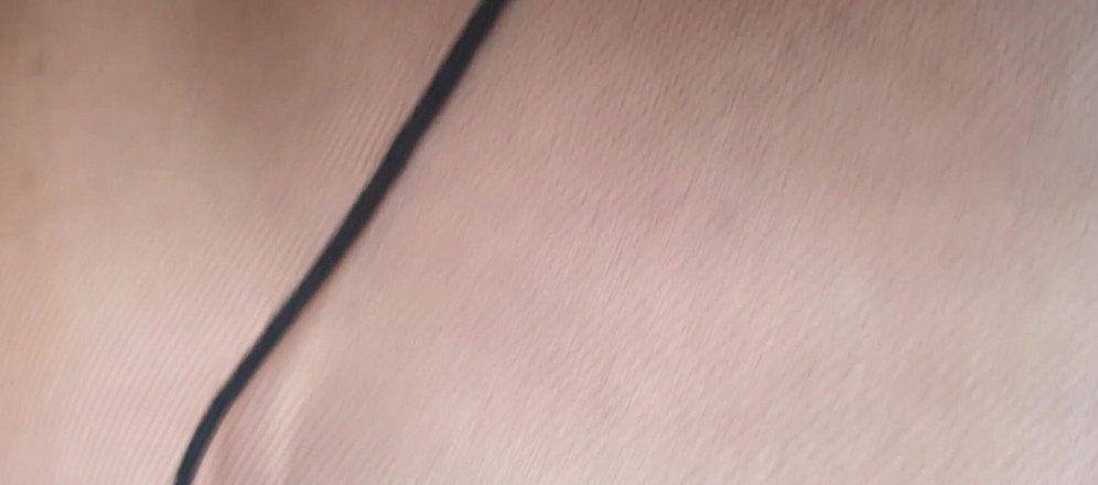 MissAnja_FH: Ciorapi negri linsi, tocuri, picioare lungi, toate astea te excită?