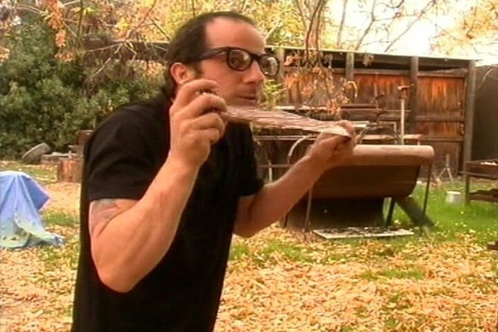 THAGSON RETRO: 쓰리섬을 핥는 야외 젖탱이 - 보지를 활짝 벌려