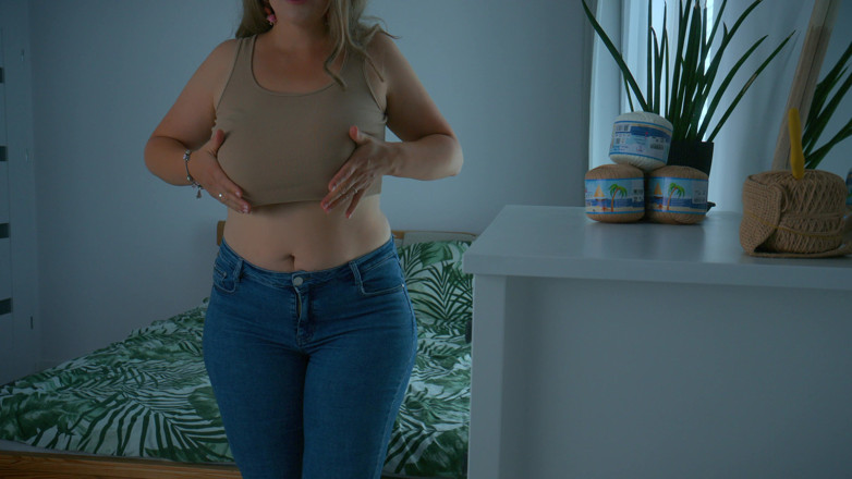 Mrs Wetslavs: When Chubby MILF Chooses Jewelry… and Ends up with Hand...
