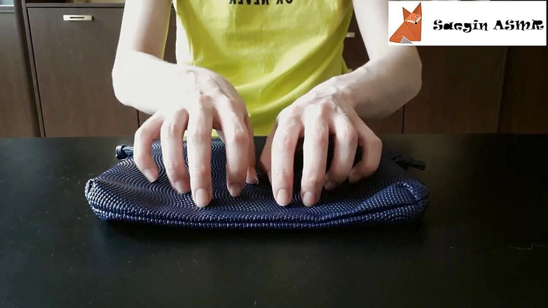 Saegin: 2[ASMR] Scratching textured sheets (no talking)