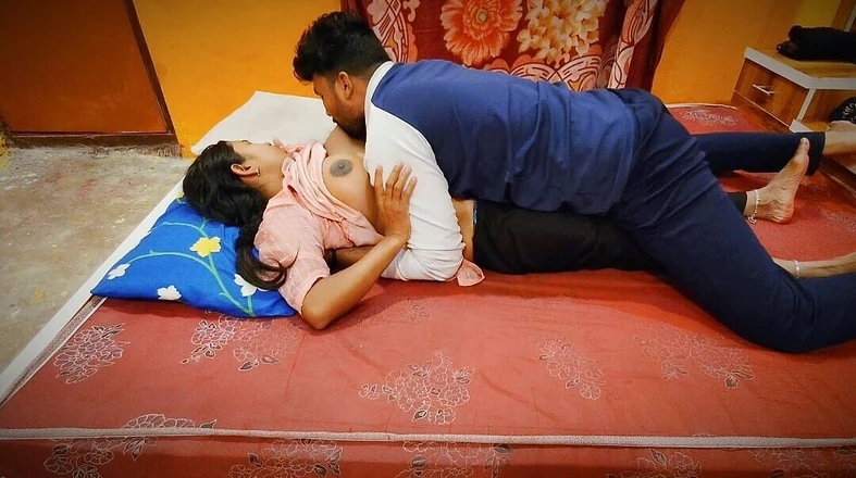 Premi pooja: Camionero esposa y joven follando la casa más vieja - india...