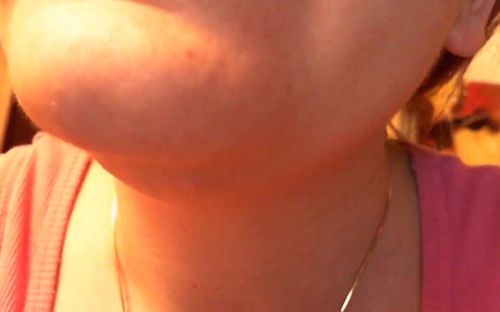 Nicoletta Embassi: Super Fetish Video Tongue Fetish Pleasure
