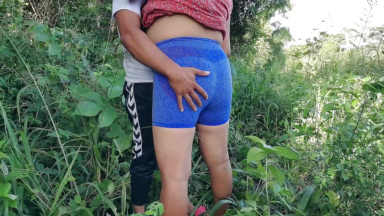 Marys: Sexy Bhabhi U, vzal mě na zahradu Lippis a ošukal...