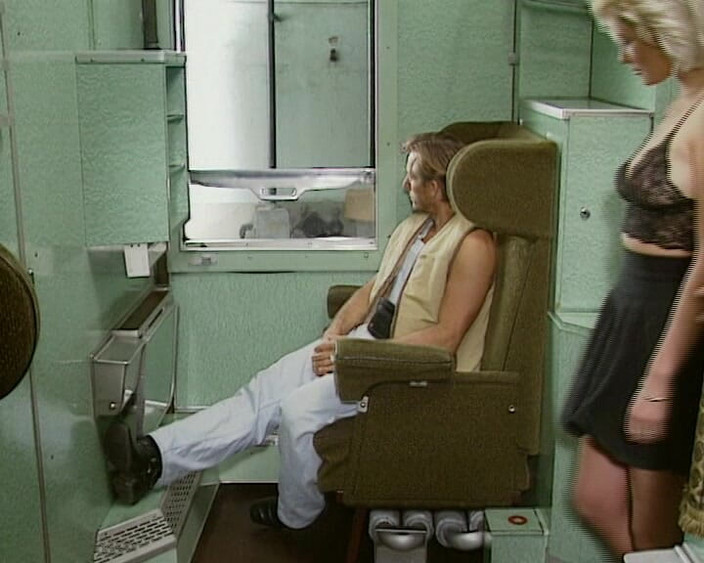 Porno Cloud: 新しい女の子たちはここの仕事が大好きです。