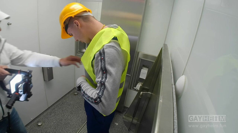 GAYheim: Rico Loko en baño de Munich - Gayheim - alemana