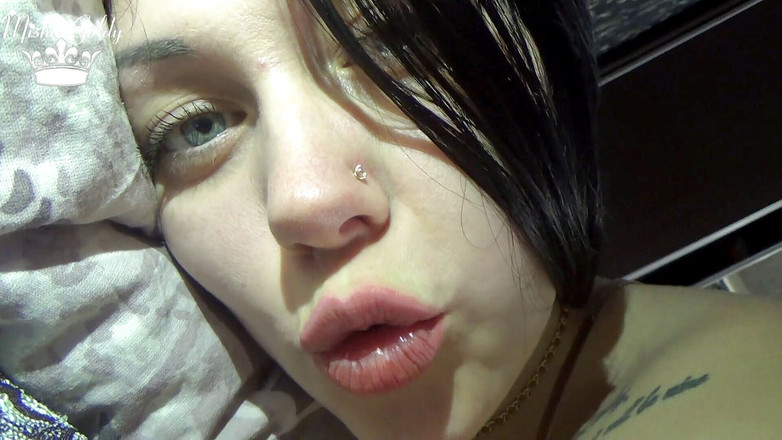 Goddess Misha Goldy: Baisers matinal et baisers français