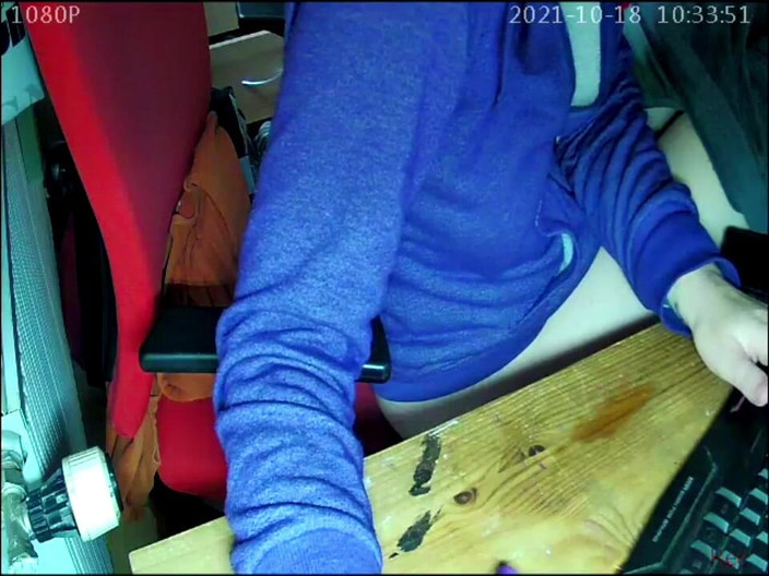 KittieNoOne: Masturbându-se pe camera secretă