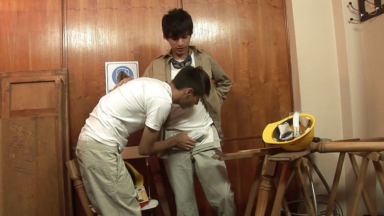 Gay 4 Pleasure: Pekerja pembinaan mengongkek dan bukannya kerja