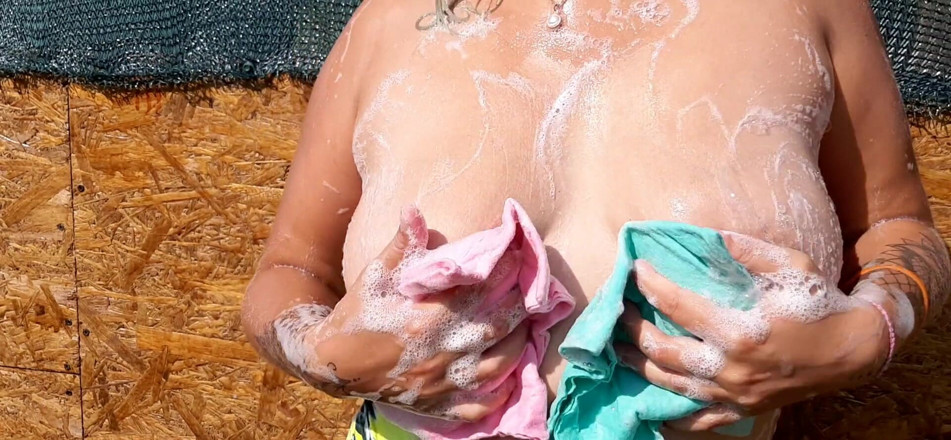 LizAngel: My boobs with foam and water