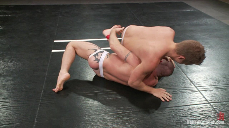 Naked Kombat: Mike Rivers ve Ethan Ayers