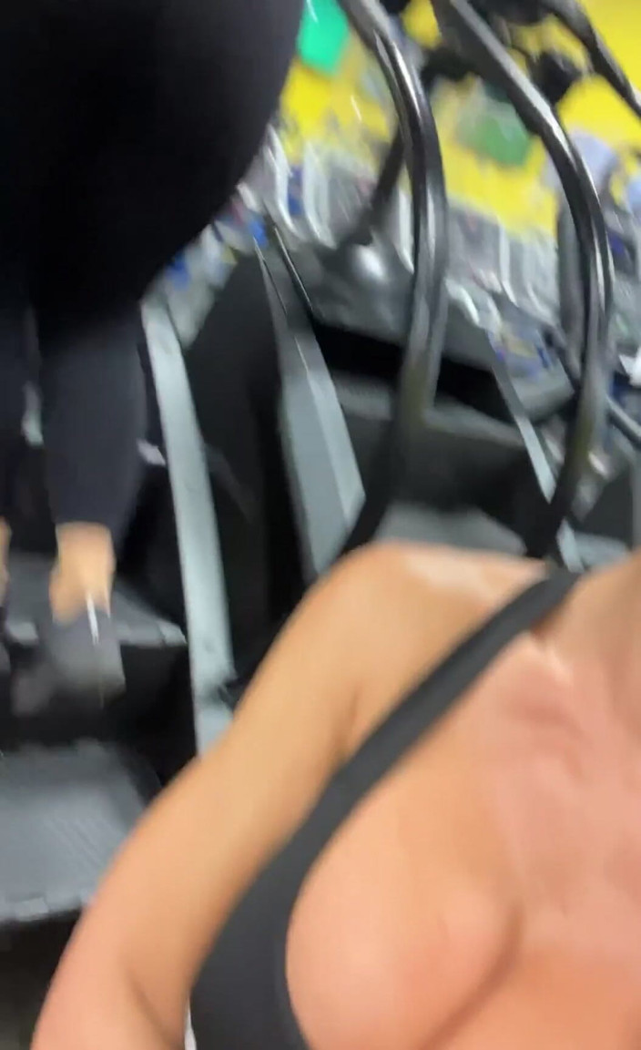 Miss Lexa: レクシスとの朝のワークアウト