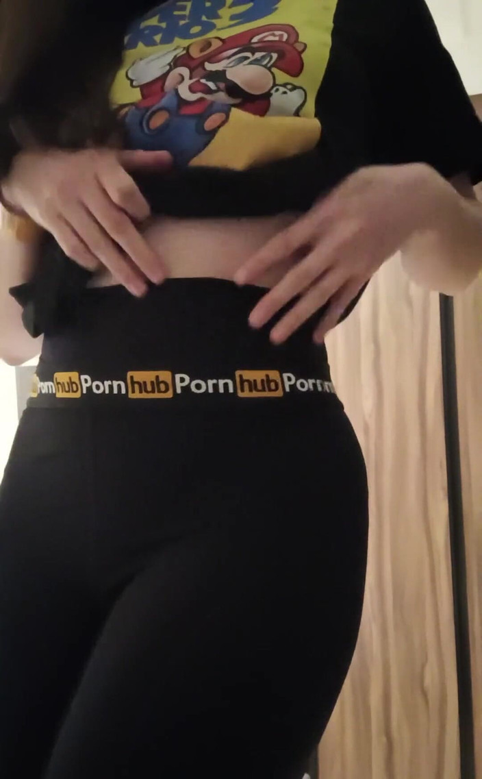 Candy Camille: Muốn ở đây không?