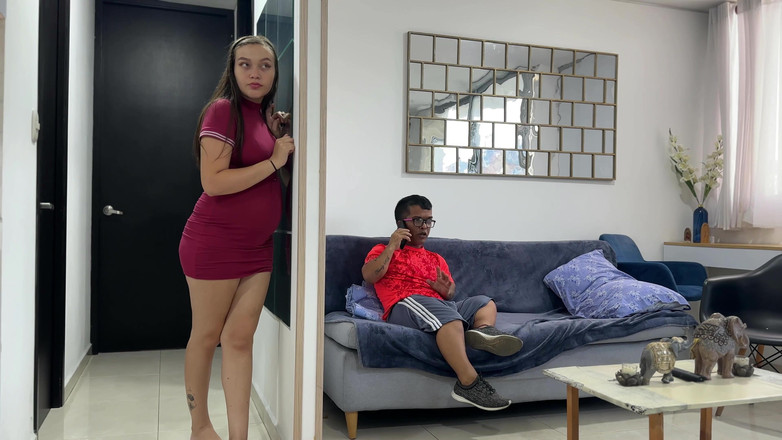 Julianaburning: Chị kế giàu có và mông to của tôi lắng...