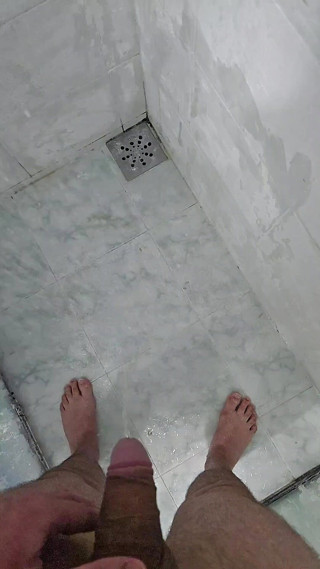 Lkdick8: Pee in the Shower 1