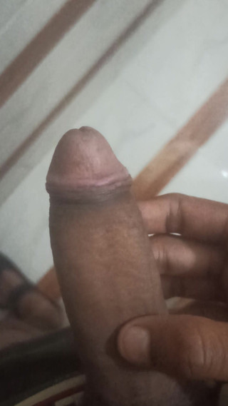 Akari: Молодий хлопець у ванній кімнаті