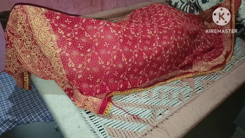 Kavita69: Mama vitregă m-a văzut masturbându-mă și s-a futut tare