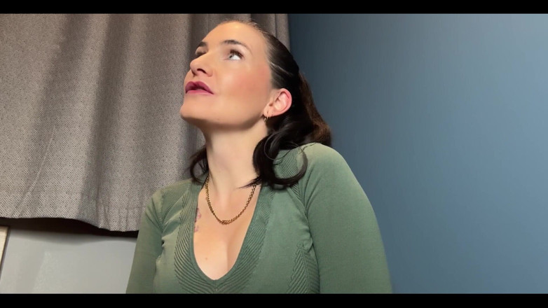 Adreena Winters: Imposto sobre pau pequeno devido!