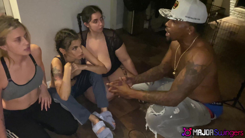 Major Swingers: Breaking and Entering Wild Group Orgy