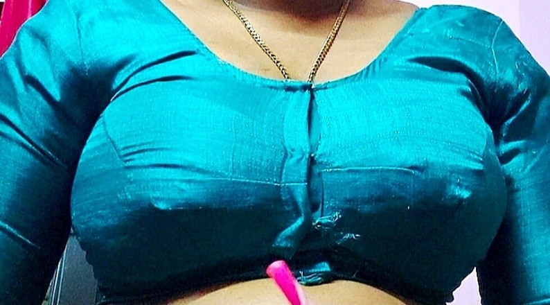 Desi Mohini: Indian Young Stepmom Sex in Bedroom Hindi