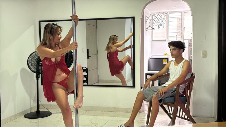 KenaySexxx: Big-ass Stepmom Seduces Her Stepson with a Sexy Dance and...