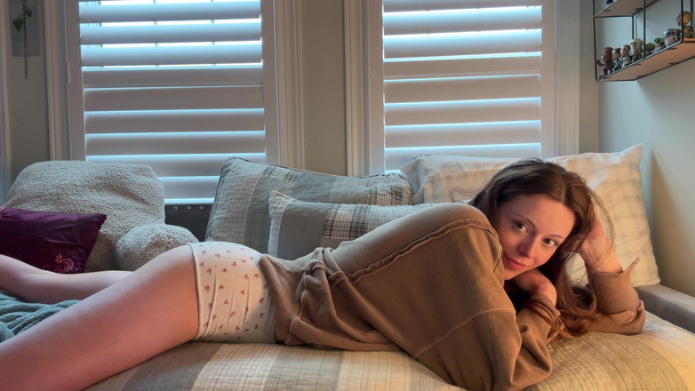 Nadia Foxx: Amigo de estudo fica brincalhão