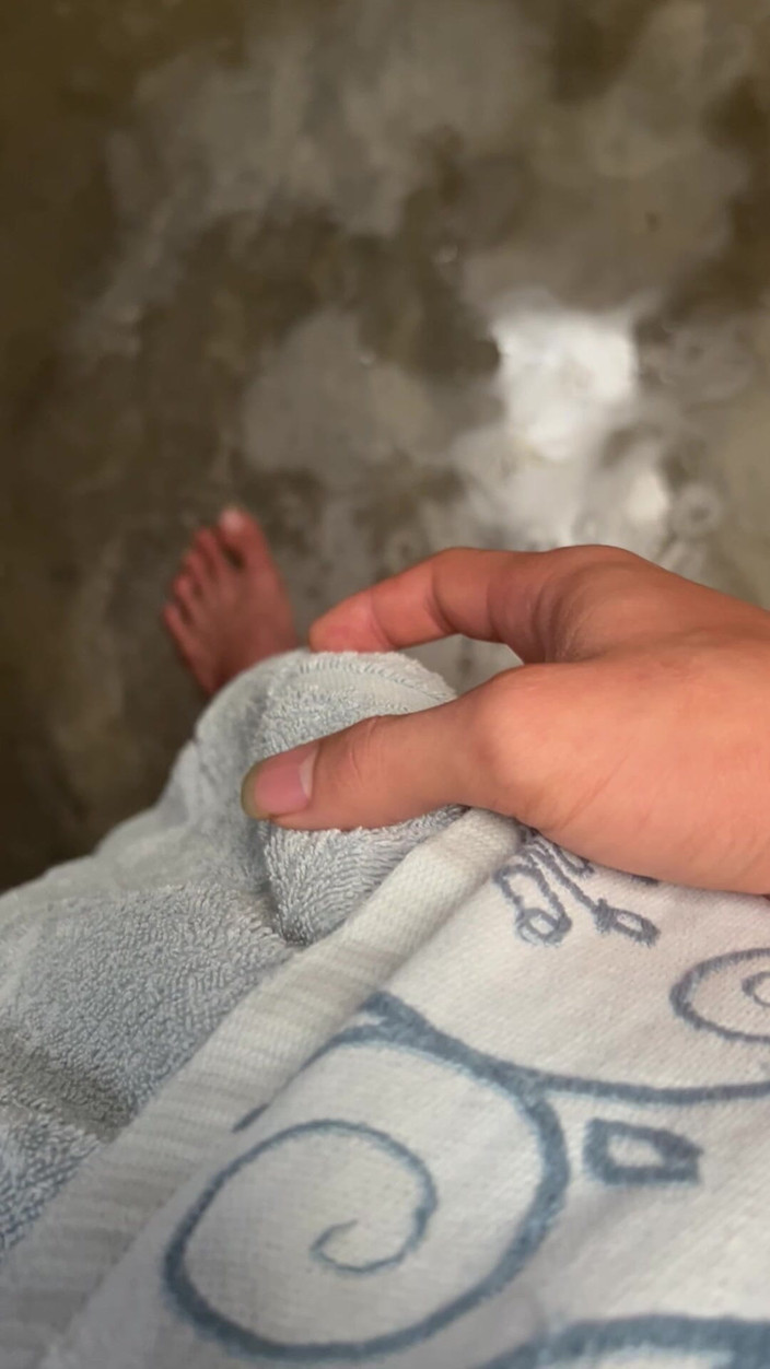 Quan Vietnam 18: 18 year old boy tries cock sucking and bathing