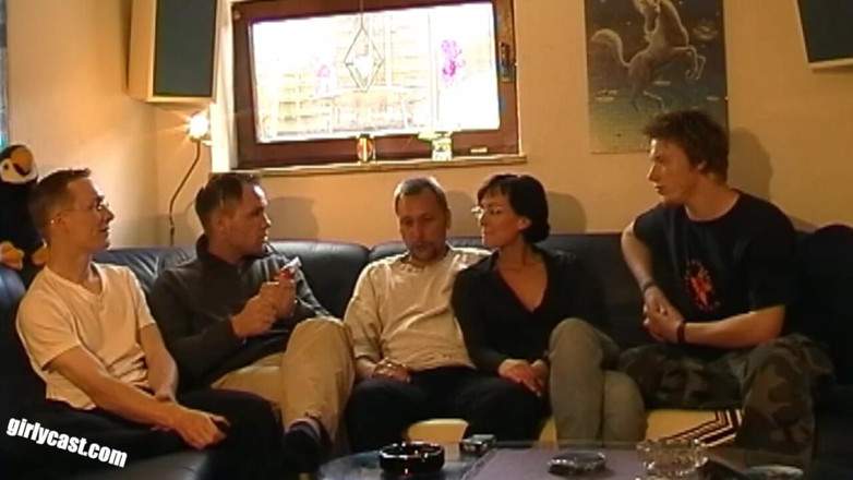 Girlycast: Lisa makes Mannie to a cuckold