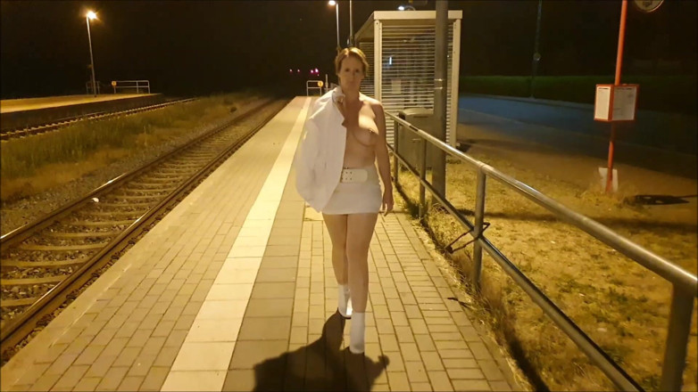 UserBitch1: Fucked on the Platform