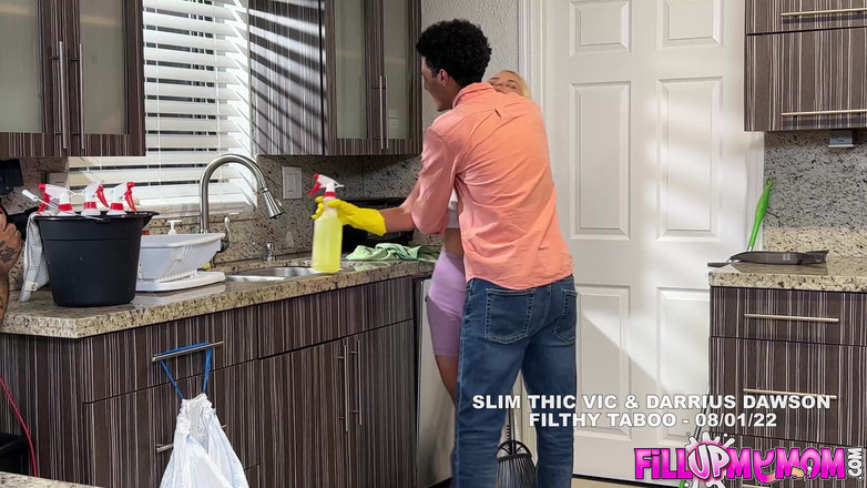 Fill Up My Stepmom: Bts - Meletakkan Ibu di Pasar