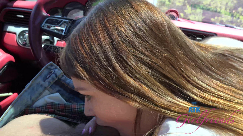 ATK Girlfriends: Mazy es tu chica universitaria y le darás una lección...