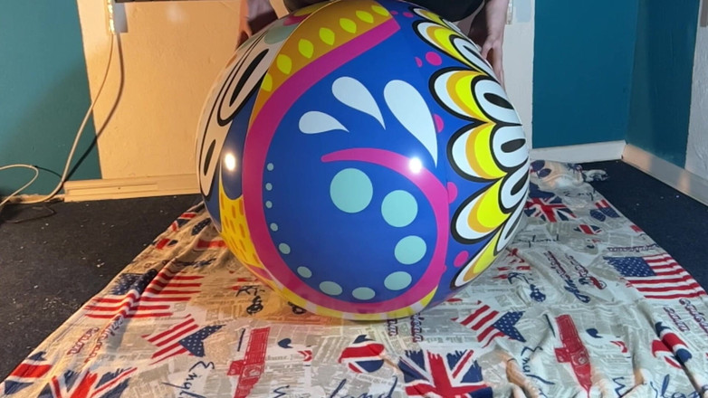 BeachBallsDuo: 3 विशाल 100 सेमी समुद्र तट गेंदों हमारे द्वारा कुचल दिया! स्लोमो के साथ 2 कैमरा